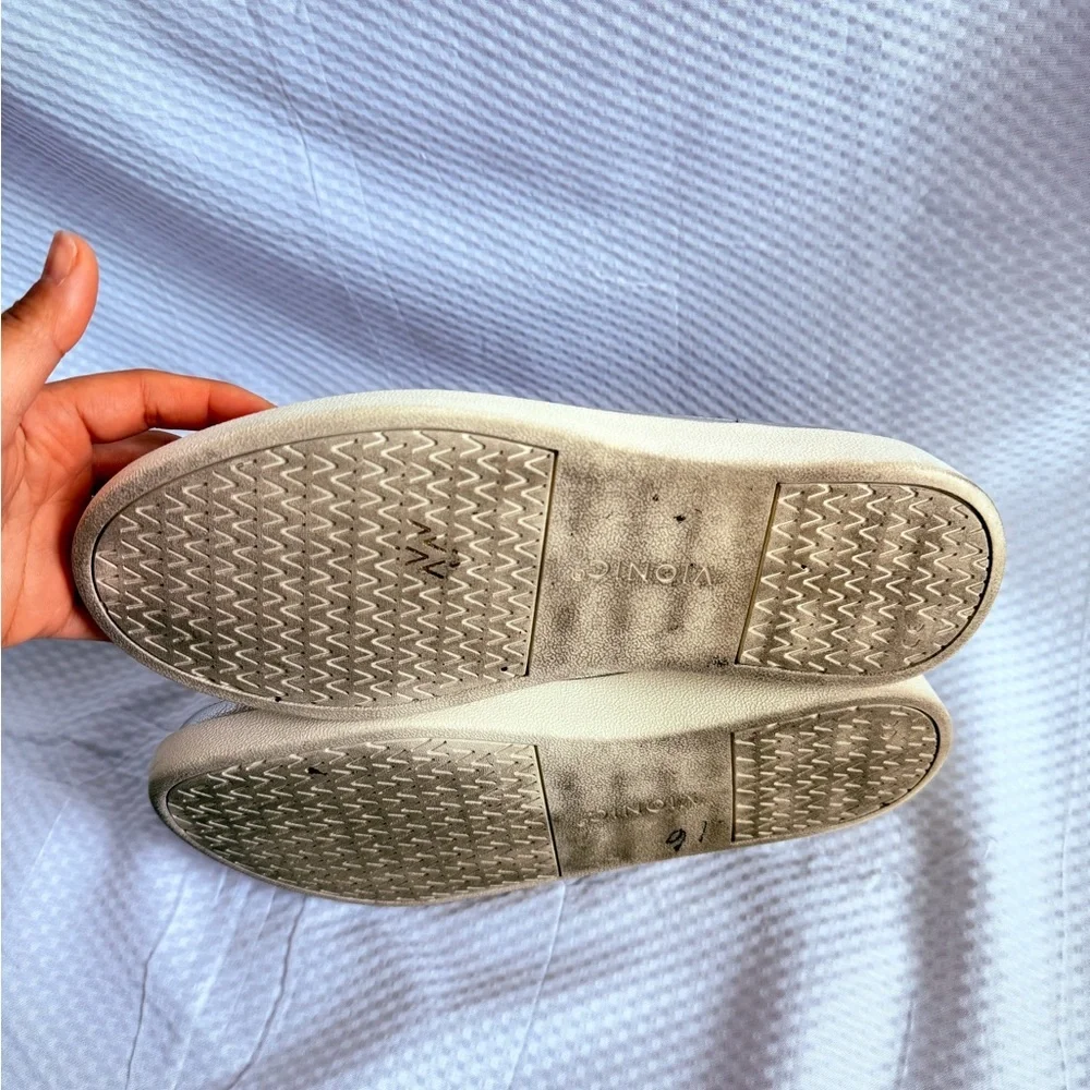 Vionic Winny Supportive Orthotic Leather Comfort Metallic Silver Sneakers 9 - Picture 8 of 9